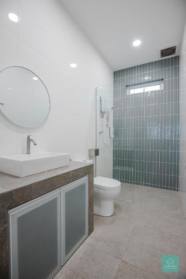 Jomstay Muji 19 & 7 Inn Ipoh Garden 8-10 Pax Exterior photo