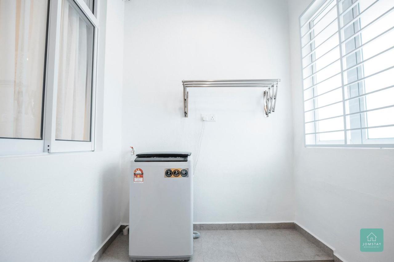 Jomstay Muji 19 & 7 Inn Ipoh Garden 8-10 Pax Exterior photo
