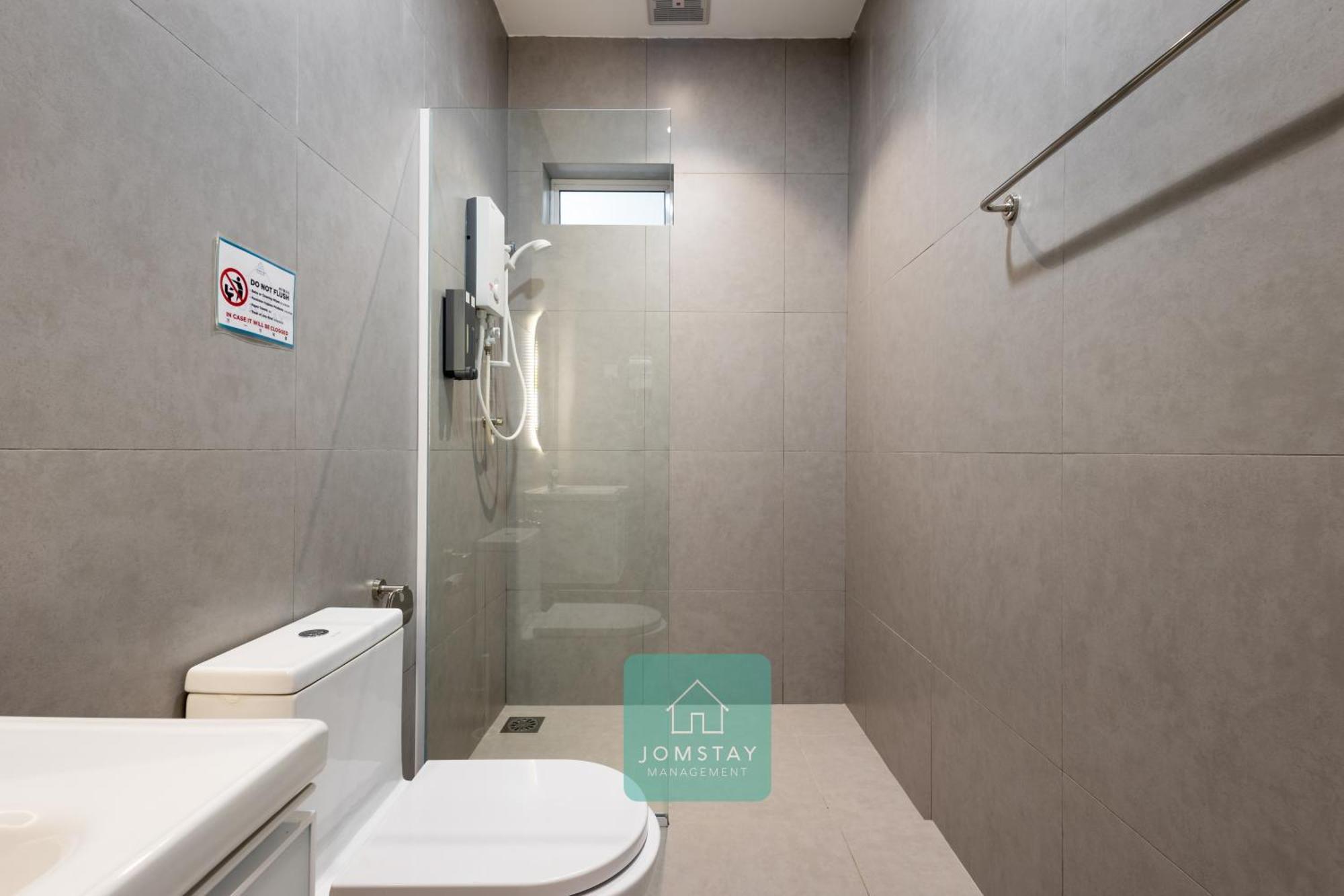 Jomstay Muji 19 & 7 Inn Ipoh Garden 8-10 Pax Exterior photo